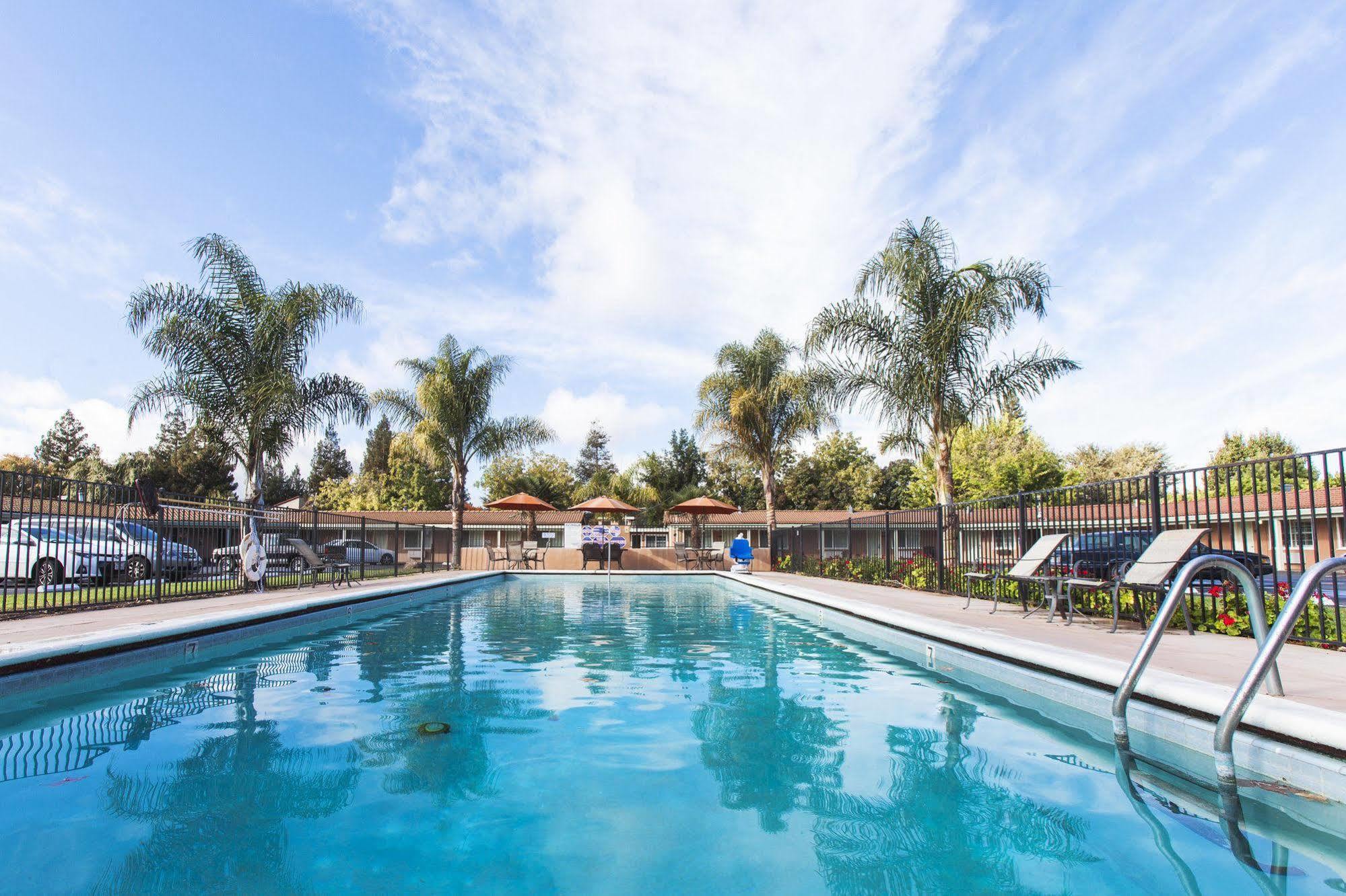 Tri-Valley Inn & Suites Pleasanton Eksteriør bilde